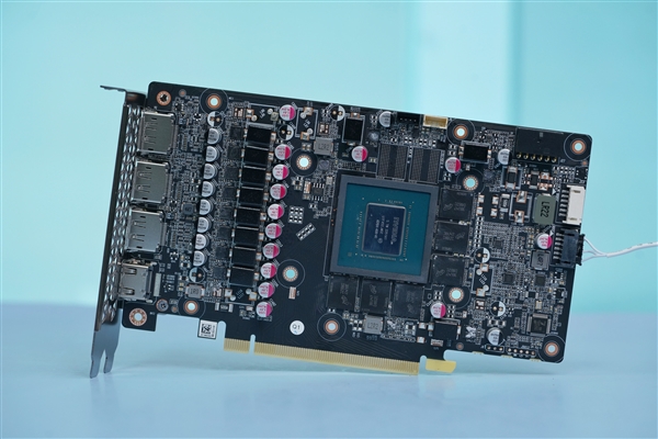 涂鸦外观玩趣十足!索泰RTX 4070Ti天启OC欧泊白图赏