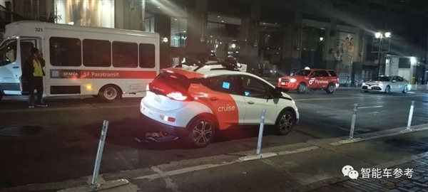 硅谷无人车又闯祸了 但这次网友选择原谅它