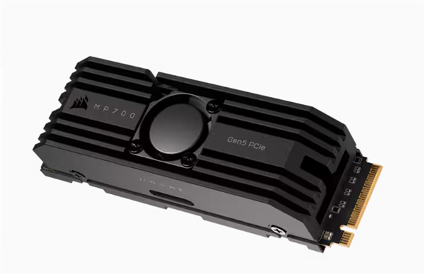 性能残血还带风扇 海盗船PCIe 5.0硬盘开卖：性价比竟然很高