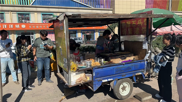 周杰伦模仿大赛：粥饼伦击败周杰伦 日复一日做鸡蛋灌饼