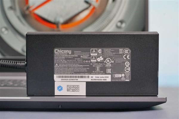 八核酷睿+满血RTX 3060！机械革命极光Pro图赏