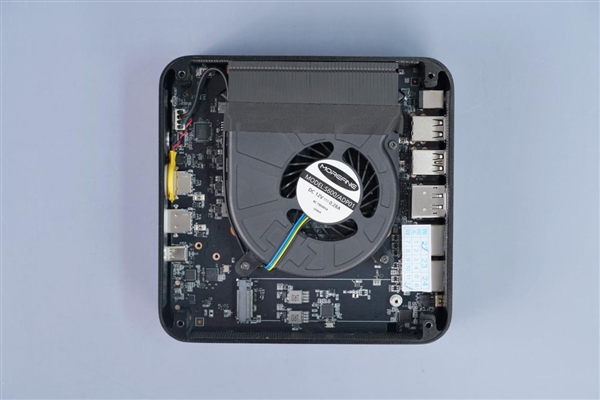 锐龙9 6900HX加持！魔方M600迷你主机图赏