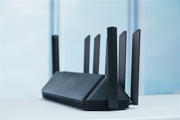 Wi-Fi 7路由只要899元！小米路由器7000图赏