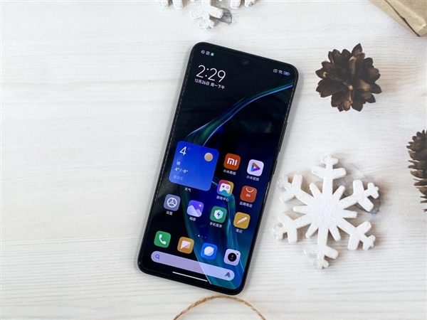 Redmi K60 Pro动手玩： 2K中国屏与狂爆性能双加持