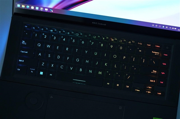 CPU、内存合二为一!华硕灵耀X Ultra图赏