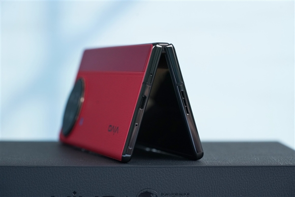 创七项折叠屏的全球唯一!vivo X Fold2图赏