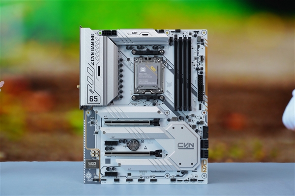 白色攒机首先!七彩虹CVN B650 GAMING FROZEN V14主板图赏