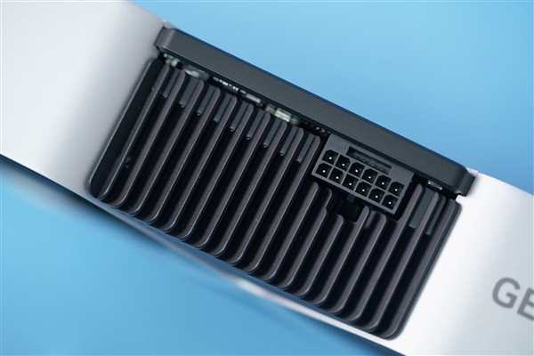 3199元游戏新神器!RTX 4060 Ti图赏