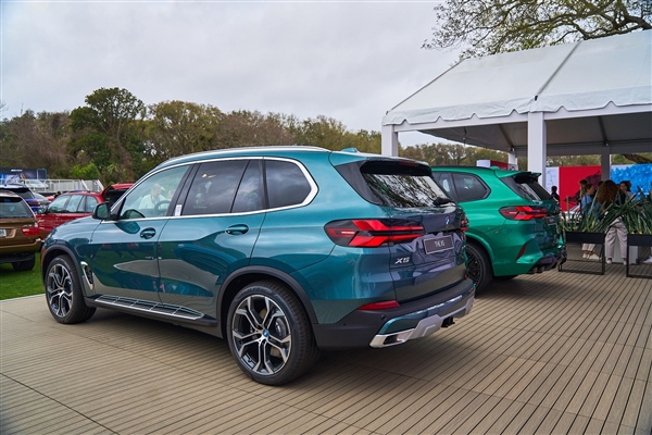 最受欢迎的豪华中大型SUV 新款宝马X5实车亮相:国产必卖爆