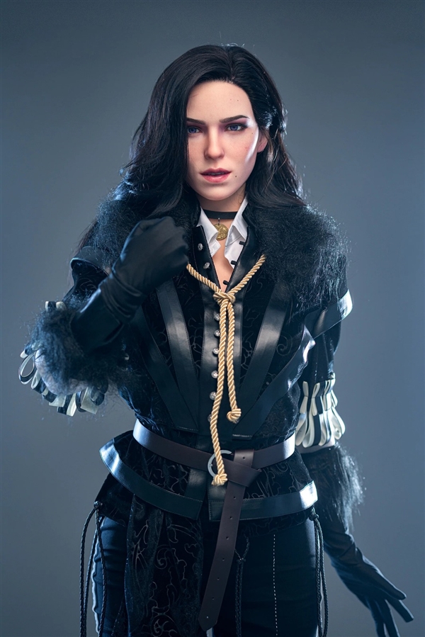 《巫师3》叶奈法玩偶推出:真人尺寸 能替换服饰