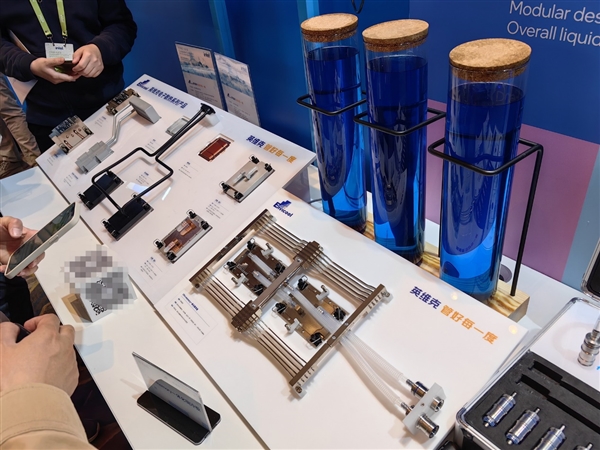 Intel CEO基辛格第一次以新身份访华:中国的增长让我兴奋!