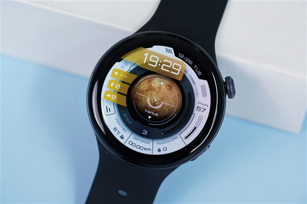 高颜值3D弧面表镜！iQOO WATCH图赏