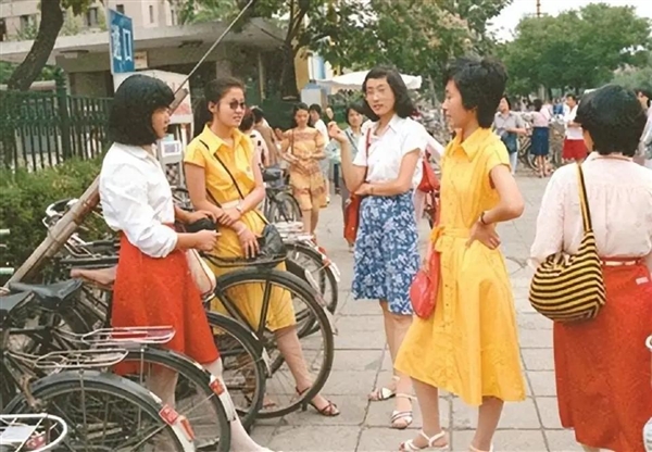 40年前风靡全国的“的确良”为何突然消失了？