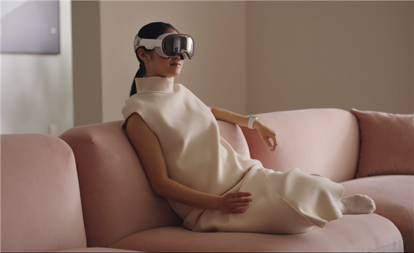 真颠覆XR!苹果Vision Pro技术、体验几乎完美 但是一根线毁所有