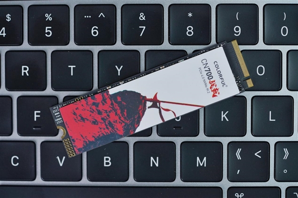 国产主控闪存、满血PCIe 4.0!七彩虹战戟CN700 1TB SSD图赏