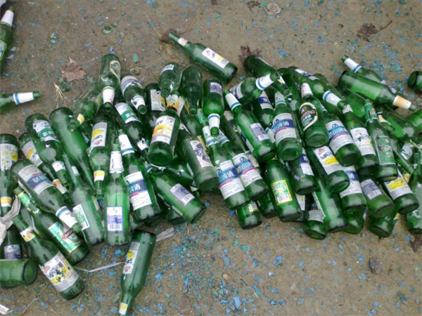 20年前 1个啤酒瓶能卖5毛钱 为什么在没人收了？