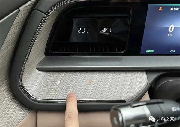 超强辨识度!腾势N7夜晚亮灯实拍:“世界级SUV”感受下