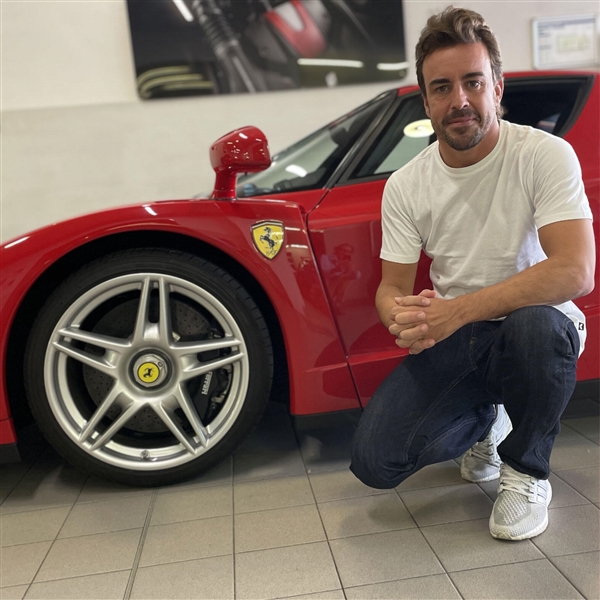绝世孤品!F1世界冠军费尔南多·阿隆索的法拉利ENZO即将拍卖