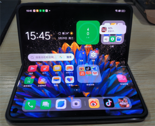 比iPhone更轻！OPPO Find N2竟改变了我对折叠屏的看法