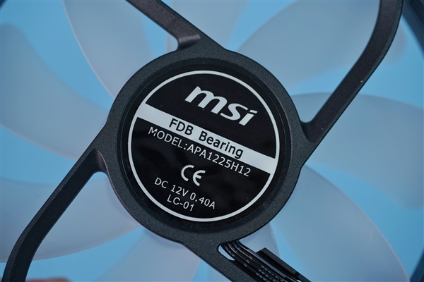 微凸铜底设计!微星CORELIQUID M360散热器图赏