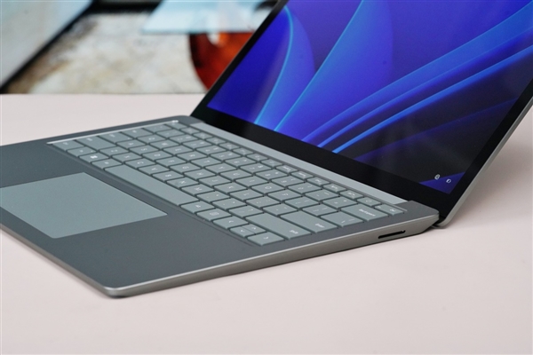 2.2K高色域触控屏!微软Surface Laptop 5图赏