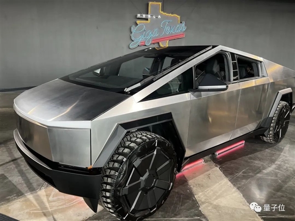 特斯拉今天拉了 马斯克迟到半小时 一开口市值蒸发2048亿元