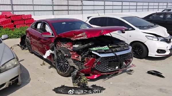 车被撞废人完好无损!比亚迪汉DM-i车主转头定了一台海豹