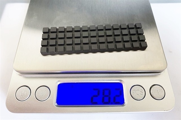 装个散热片 固态硬盘降温好几℃?