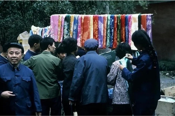 40年前风靡全国的“的确良”为何突然消失了？