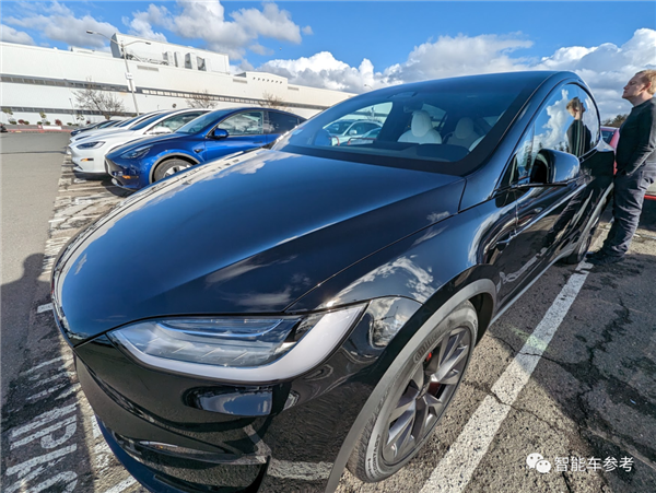 不按常理出牌!特斯拉最新HW4.0交付:直接上车Model X/S、还降价了