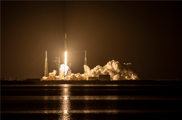 Spacex完成第300次成功发射！3天一发 根本停不下来