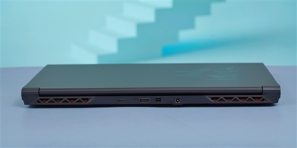 i7-12650H+3050仅4699元!七彩虹将星X15游戏本图赏