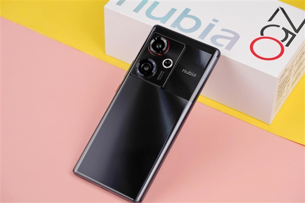 二代骁龙8只要2999元！nubia Z50图赏：一体双曲影像旗舰