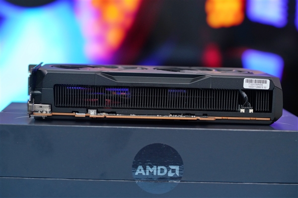 硬刚RTX 4060 Ti！AMD RX 7600图赏