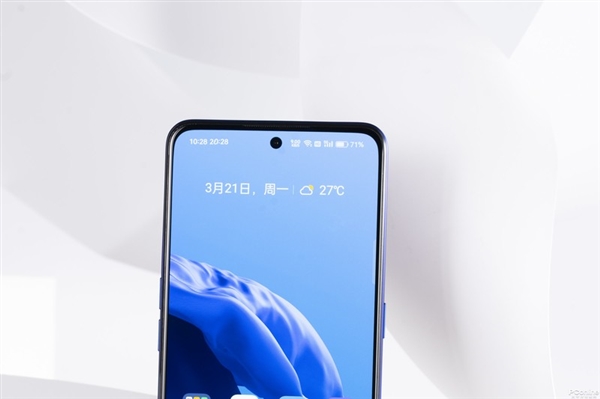 连续拿下一加、真我!这一国产供应商什么来头?