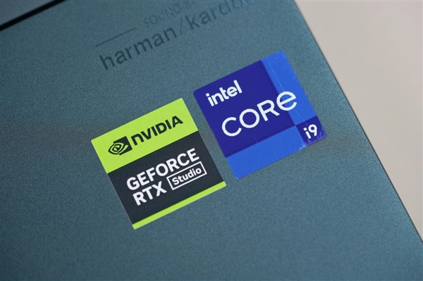 CPU、内存合二为一!华硕灵耀X Ultra图赏