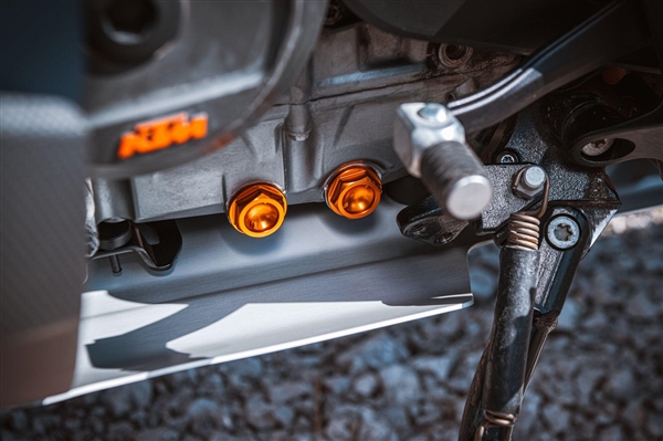 14.98万！KTM 890 ADVENTURE R上市：中型ADV摩托最强