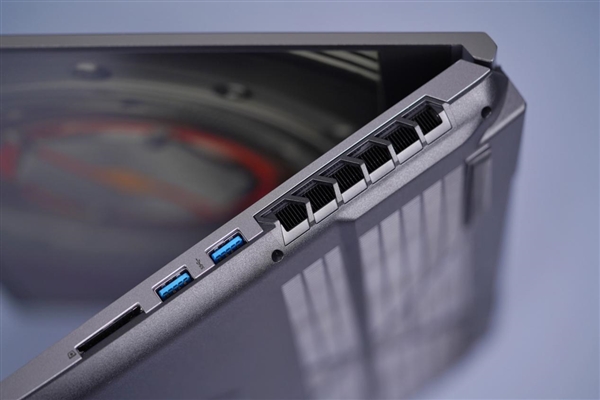 酷睿i7+RTX 4060!机械革命极光Pro游戏本图赏