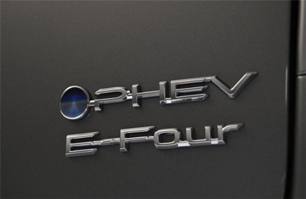 丰田威尔法新增插混版车型 售价或超百万 这价格传祺E9不是更香？
