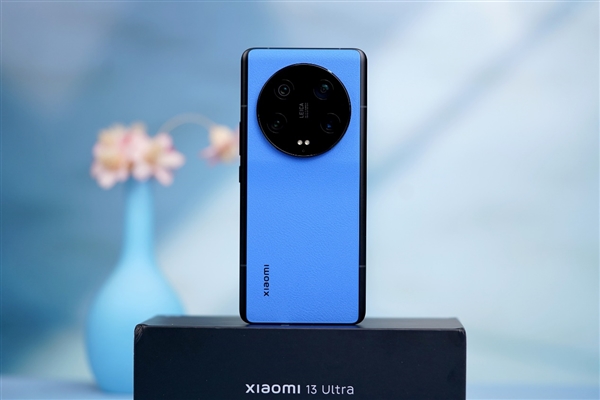 科技纳米皮+无金环设计!小米13 Ultra限量定制色图赏
