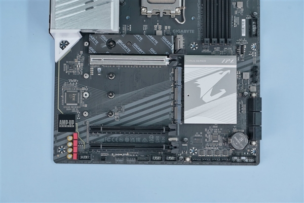 新一代小雕！技嘉Z790 AORUS ELITE AX主板图赏