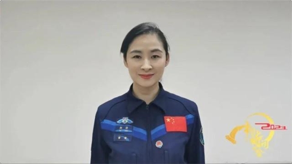 两次飞天 航天员刘洋加了一颗星：还有两个“三星”的
