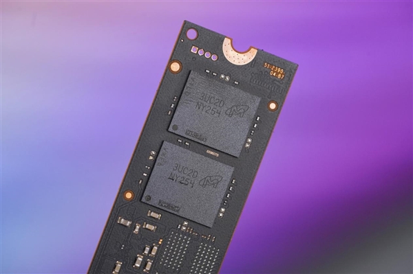 狂飙14500MB/s！英睿达T705 PCIe 5.0 SSD图赏