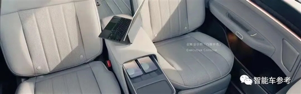 蔚来造手机 一股OPPO味
