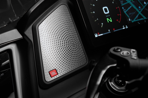 10.998万元 春风1250TR-G摩托上市:支持无线CarPlay