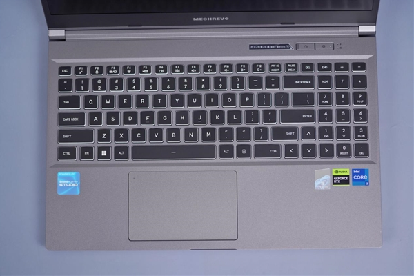 酷睿i7+RTX 4060!机械革命极光Pro游戏本图赏