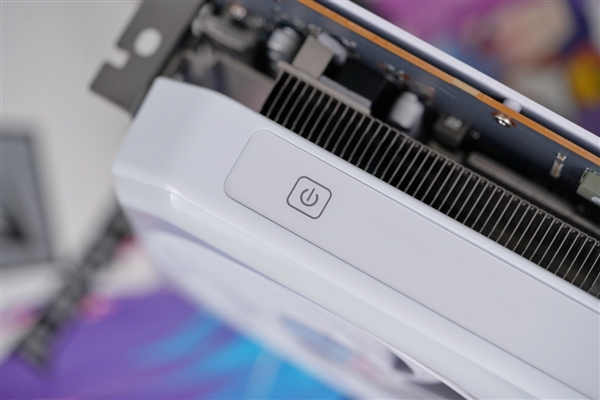 通体白色高颜值!铭瑄RTX 4070 iCraft OS12G瑷珈显卡图赏