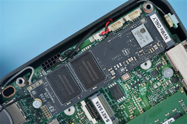 国产内存+国产SSD!小米迷你主机图赏 新办公神器