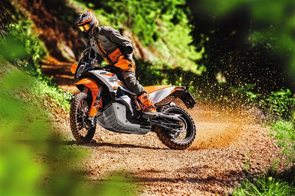 14.98万！KTM 890 ADVENTURE R上市：中型ADV摩托最强