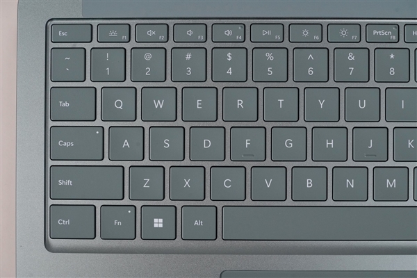 2.2K高色域触控屏!微软Surface Laptop 5图赏